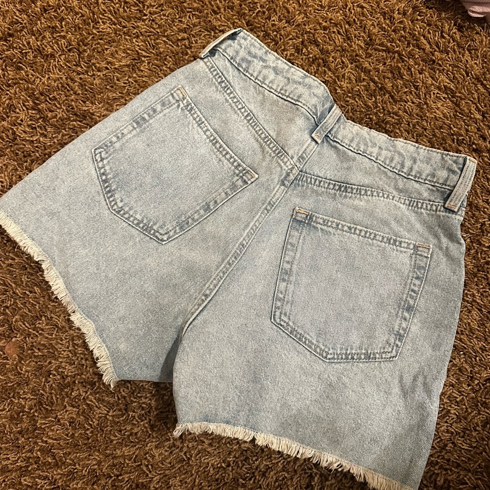 H&M shorts - Picture 3 of 3